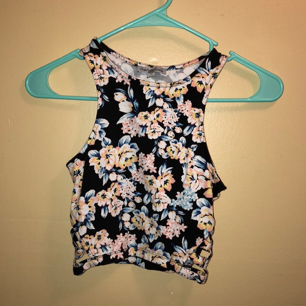 Crop top.